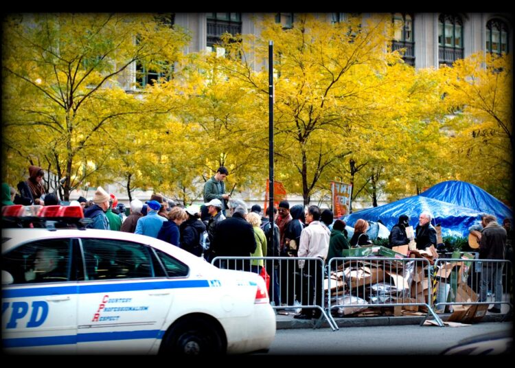 Occupy-leiri Zuccottin puistossa New Yorkissa viime marraskuussa, kuva on otettu neljä päivää ennen kuin poliisi hajotti sen.