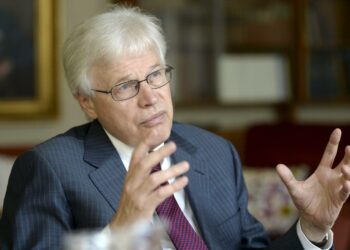 Taloustieteen Nobel Suomeen. Professori Bengt Holmström saa sen yhdessä professori Oliver Hartin kanssa sopimusteoriasta.