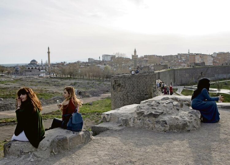 Miljoonakaupunki Diyar-bakir on Turkin kurdialueen suurin kaupunki.