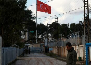 Turkki varoitti keskiviikkona aloittavansa lähipäivinä uuden operaation Syyriassa. Kuva rajakaupunki Darbasiyahista.