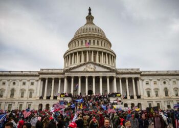 Demokraattien Joe Bidenin valinta presidentiksi aisaparinaan ensimmäinen varapresidentiksi valittu musta nainen Kamala Harris antoi toivoa muutoksesta parempaan. Trumpin kannattajien hyökkäys kongressiin oli iso isku toivolle paremmasta.