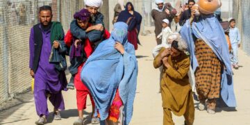 Afganistanilaisia pakolaisia saapumassa Pakistaniin viime viikolla Chamanin raja-asemalla.