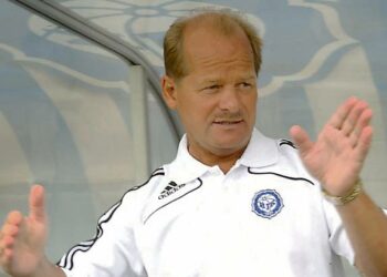 Antti Muurisen luotsaama HJK on pahoissa vaikeuksissa.