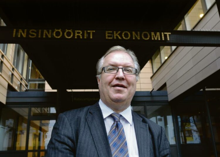 Ekonomiliitto SEFEn neuvottelujohtajan Sture Fjäderin mukaan EK:n sanelulinja saadaan poikki palkansaajien yhteistyöllä.