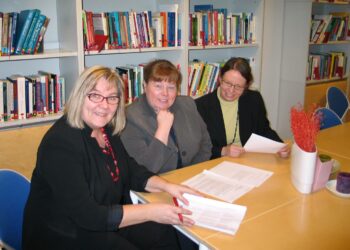 Turun yliopistossa EU:n rahoittamaan kahdeksan maata koskevaan muistihäiriöiden tutkimushankkeeseen osallistuvat muun muassa professorit Helena Leino-Kilpi (vas.) ja Riitta Suhonen sekä tutkija Jaana Koskenniemi.