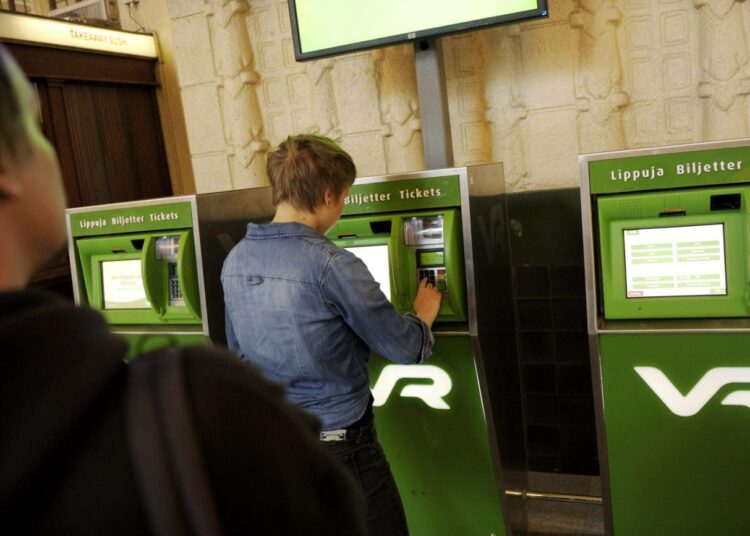 Myynnin automaatio vie työpaikkoja.
