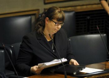 Liikenneministeri Merja Kyllönen.