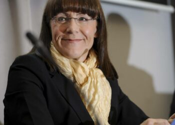 Perussuomalaisten eduskuntaryhmän puheenjohtaja Pirkko Ruohonen-Lerner.
