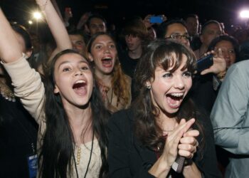 Melody Durant ja Miranda Ashley juhlivat Teksasissa republikaanien vaalivoittoa.