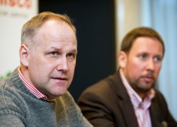 Jonas Sjöstedt oli mukana vasemmistoliiton kampanjassa myös ennen Euroopan parlamentin vaaleja vuonna 2014. Isäntänä on myös tiistaina vasemmistoliiton puheenjohtaja Paavo Arhinmäki.
