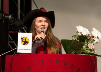 Anni Ahlakorpi valittiin Vasemmistonuorten puheenjohtajaksi viime viikonloppuna Rovaniemellä. Hänen edeltäjänsä tehtävässä oli Li Andersson.