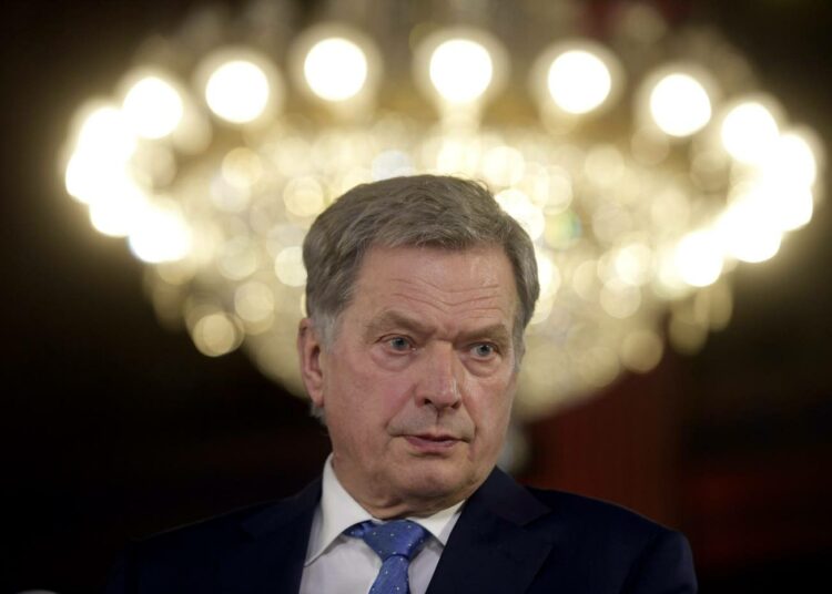 Suomessa ei ole omia kruunupäitä, mutta Sauli Niinistö Jenni Haukion kanssa toimii jonkinlaisena varakuninkaallisena.