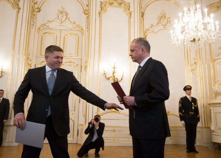 Slovakian presdientti Andrej Kiska ottaa vastaan pääministeri Roberto Ficon eropyynnön.