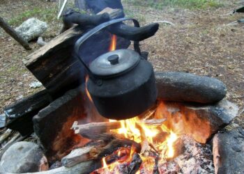 Avotulen teko metsään tai sen läheisyyteen on metsäpalovaroituksen aikaan kielletty – ja syystä, muistuttaa Suomen Palopäällystöliitto.