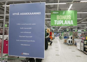Maskien hamstraus on käynnissä, koska THL:n odotetaan antavan suosituksen niiden käytöstä.