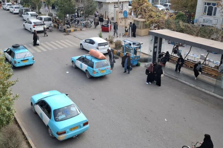 Kaupungin katunäkymä Afganistanin Heratin maakunnasta.