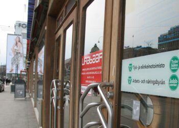 TE-toimistot kaipaavat lisärahaa pitkäaikaistyöttömyyden torjuntaan.
