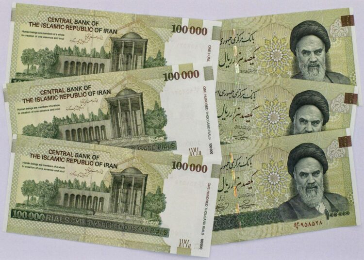 Iranissa suunnitellaan valuuttauudistusta, jossa rahan nimellisarvosta leikattaisiin neljä nollaa pois.