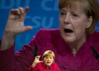 Yhtä lailla liittokansleri Angela Merkelin kristillisdemokraatit kuin Saksan oppositiopuolueetkin peräävät Britannialta selvitystä verkkourkinnasta.