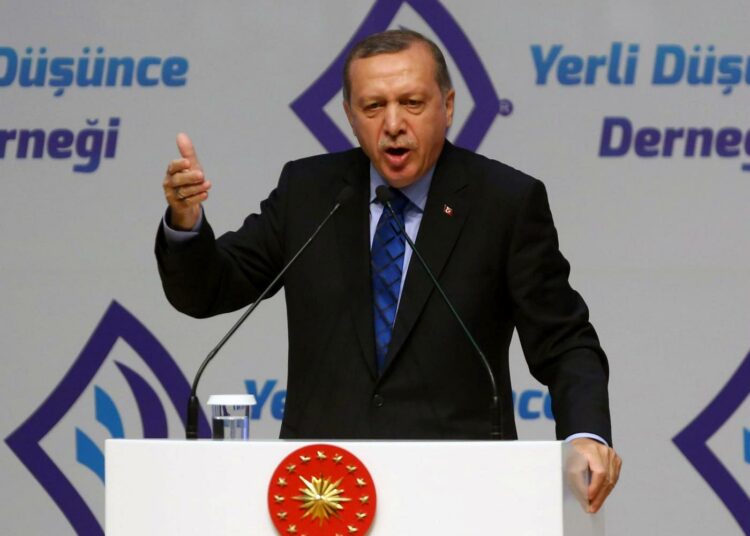 Presidentti Recep Tayyip Erdogan kiristää ruuvia lehdistönvapautta vastaan.