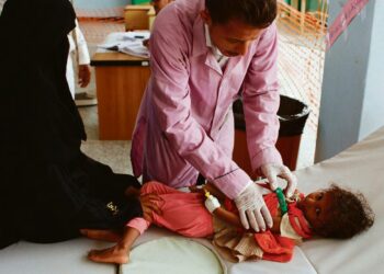 Lasta tutkitaan koleraksi epäillyn sairauden vuoksi Hajjahin maakunnassa Jemenissä.