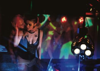 Suburran Italia on rikollinen yhteiskunta, kuvaan kuuluvat myös prostituoidut ja huumeet.