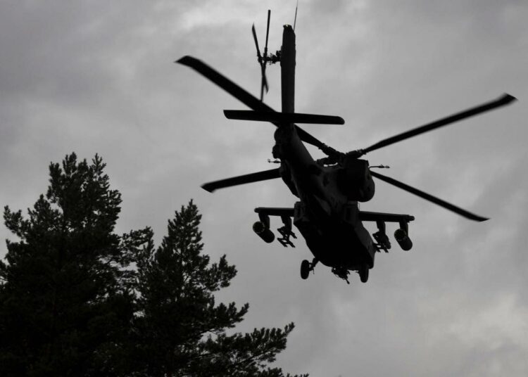 Yhdysvaltalainen Apache AH64 -taisteluhelikopteri osallistui Aurora 17 -sotaharjoitukseen Gotlannissa Ruotsissa syyskuuta 2017. Kopteri hyökkäsi harjoituksessa suomalaisjoukkoja vastaan.