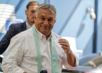 Unkarin pääministeri Viktor Orbán aloittamassa neljättä neuvottelupäivää maanantaina.