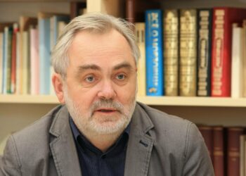Akateemikko Valter Lang.