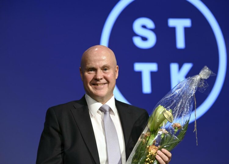 62-vuotias Antti Palola kukitettiin torstaina jatkokaudelle STTK:n puheenjohtajana.
