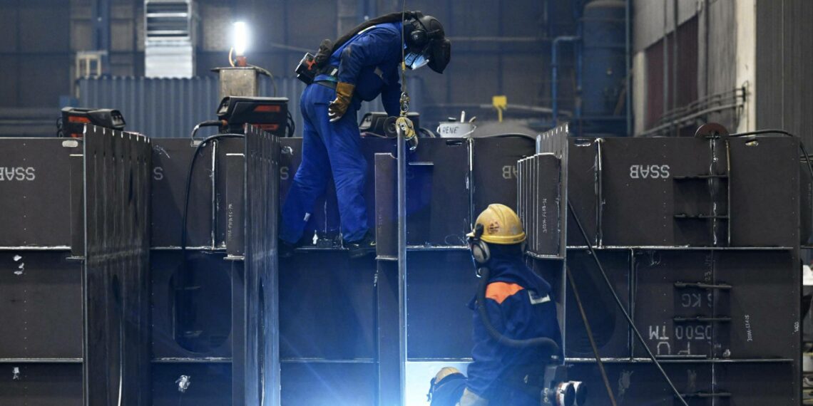 Teollisuusliitto on Suomen suurin ammattiliitto, ja siihen kuuluu noin 200 000 jäsentä.