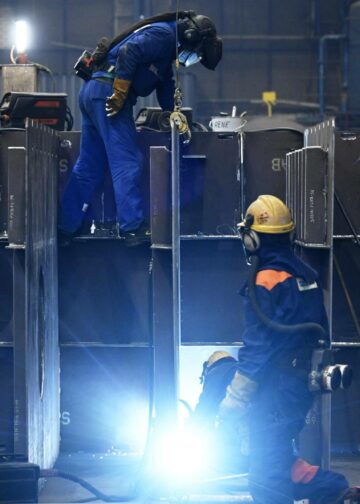 Teollisuusliitto on Suomen suurin ammattiliitto, ja siihen kuuluu noin 200 000 jäsentä.