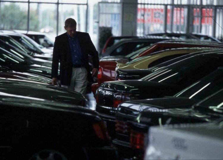 Alkuvuoden kasvu tulee etenkin auto- ja tukkukaupasta.