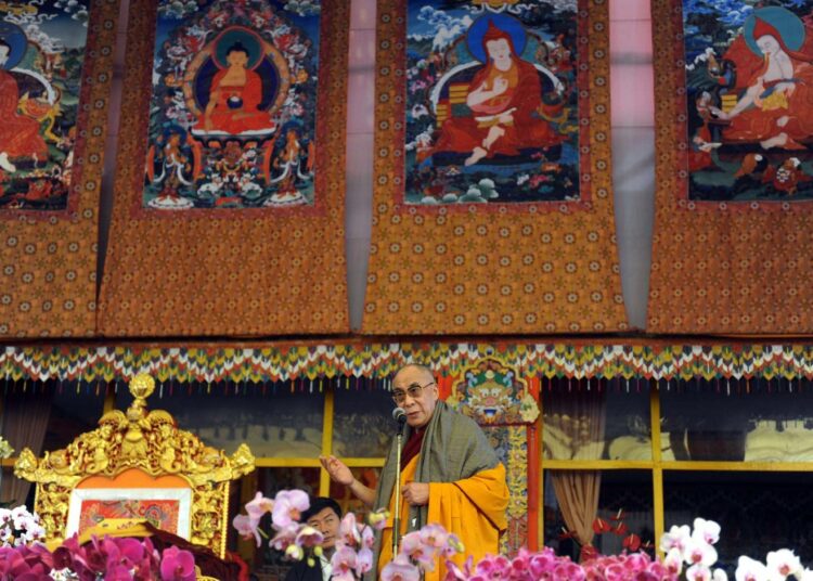 Tiibetiläisten hengellinen johtaja dalai lama puhumassa Bodhgayassa Intiassa toissa viikolla.