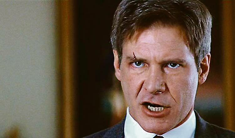 Isku Kolumbiaan -elokuvassa saadaan seurata isojen poikien operointia talou-den, politiikan ja sodankäynnin harmailla alueilla. Pääosassa Harrison Ford.