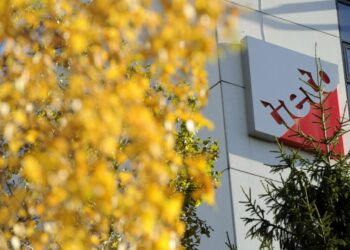 Tietotekniikkapalveluja tuottava Tieto Oyj vähentää Suomessa 350 työpaikkaa. Ay-liikkeessä kysellään, miksi yhtiöt eivät tartu hallituksen kädenojennukseen, jolla yhteisöveroa alennetaan roimasti.