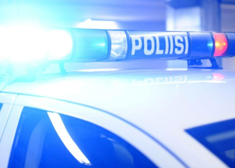 Perussuomalaiset mittaa sisäistä turvallisuutta poliisien määrällä. Vasemmistoliiton Risto Kalliorinteen mielestä köyhyyden kitkeminen on tärkeintä sisäisen turvallisuuden parantamista.