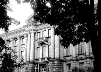 Neuvostoliiton suurlähetystö Helsingin Tehtaankadulla elokuussa 1976.