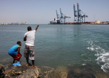Afrikan sarven rannikolla sijaitseva pieni Djibouti hyödyntää strategista sijaintiaan.