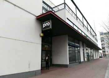 Kirjoittaja kehottaa liittymään ammattiliittoon. Esimerkiksi Ammattiliitto Pro neuvottelee usean alan  työehtosopimuksista.