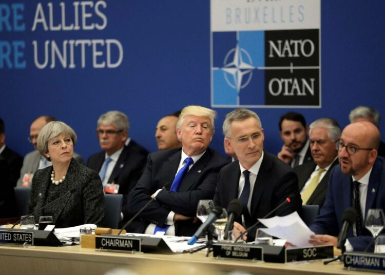 Nato-maiden johtajia huippukokouksessa viime vuoden toukokuussa Brysselissä.