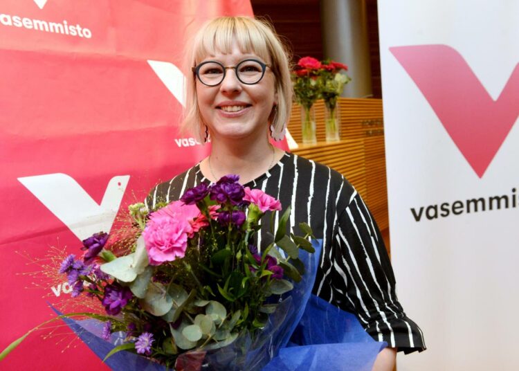 Aktiivimalli puretaan niin nopeasti kuin mahdollista, toteaa sosiaali- ja terveysministeri Aino-Kaisa Pekonen.