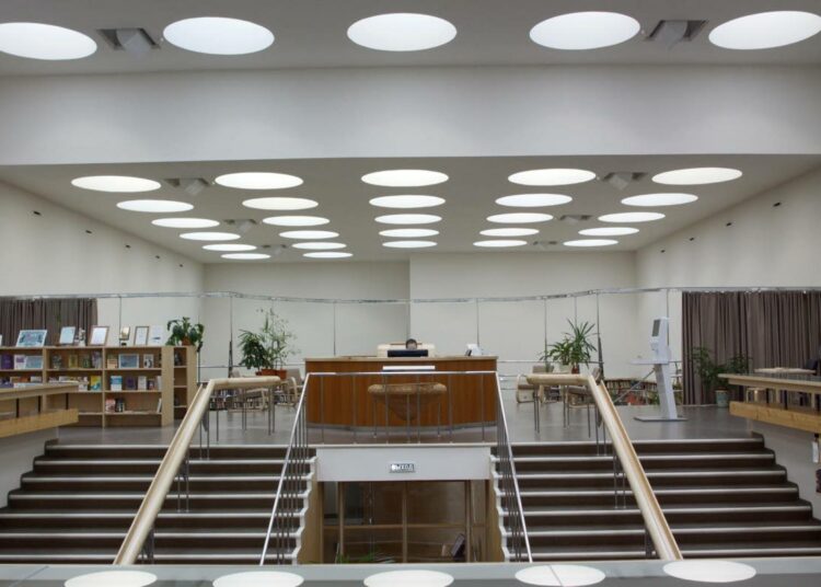 – Erityisesti kirjastoissa, joihin on pääsy niin monella, toteutuu hienosti sosiaalidemokraattinen idea siitä, että hieno ylevä ympäristö kuuluu kaikille, sanoo Virpi Suutari. Aallon suunnittelema Viipurin kirjasto valmistui vuonna 1935.