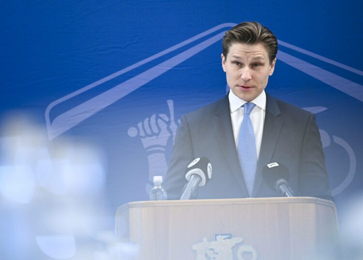 Puolustusministeri Antti Häkkänen.