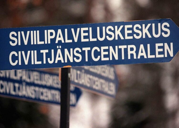 Siviilipalvelus halutaan avata myös naisille.