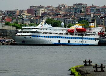 Turkkilainen Mavi Marmara -laiva pysyy tänä vuonna Istanbulin satamassa, sillä sen osallistuminen Gaza-saattueeseen peruttiin ”teknisten syiden” vuoksi.