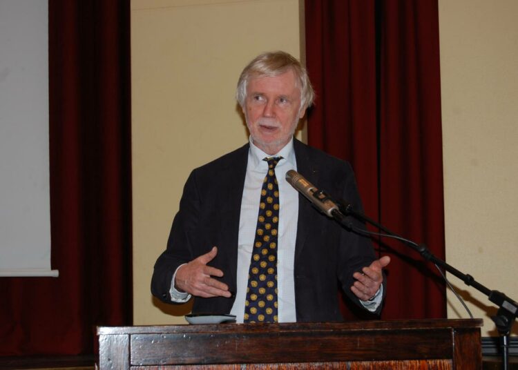 Erkki Tuomioja kommentoi Korean tilannetta Jyväskylän Talven Rauhanseminaarissa.