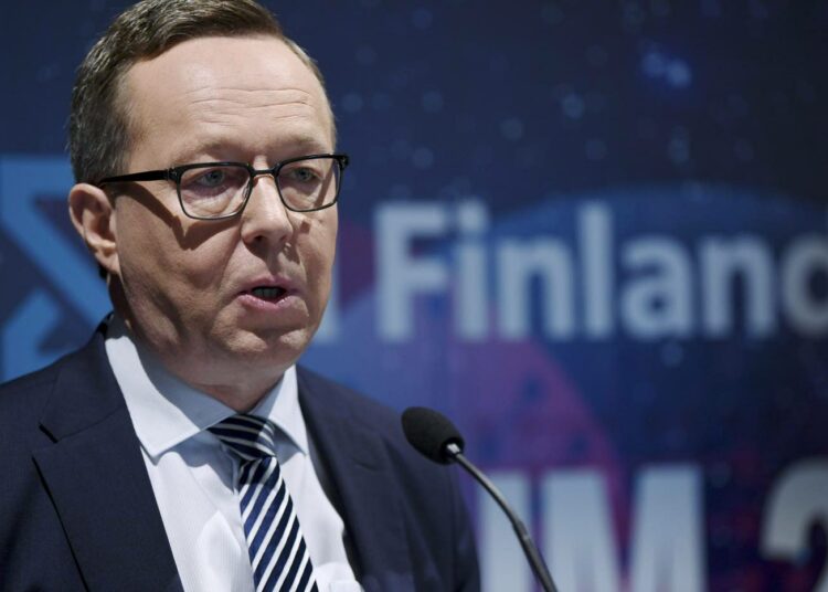 Elinkeinoministeri Mika Lintilä AI Forum 2018 -konferenssissa tiistaina.