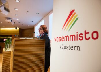 Puoluevaltuuston puheenjohtaja Pia Lohikoski on yksi Uudenmaan Vasemmistoliiton asettamista ehdokkaista.