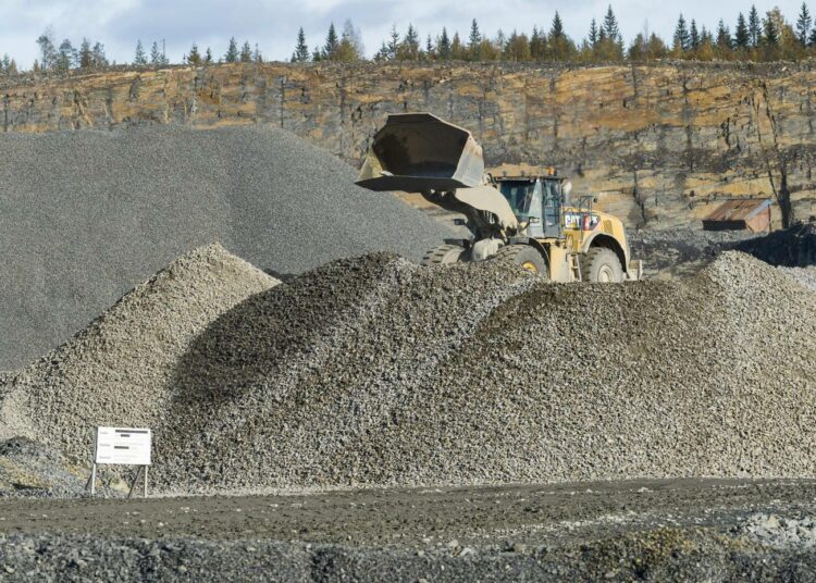 Kaivoslaki Nyt -aloitteessa on luonnosteltu kaivoslain perusteellinen uudistus. Kuvassa Kuusilammen avolouhos Terrafame Oy:n monimetallikaivoksella Sotkamossa.